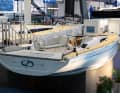 Chic and smart. The flat, wedge-shaped cabin superstructure and the lines at the stern with the strongly drawn-in waterline characterise the look of the new weekender from Grand Soleil.