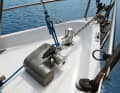 The horizontal winch is mounted on deck, with the chain locker underneath. We show the necessary work steps