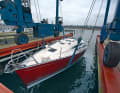 Mit dem Auskranen der Yacht im Herbst  beginnt die zweite Halbzeit der Segelsaison