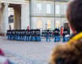 Alltägliches Schauspiel: Wachwechsel der königlichen Leibgarde im Schloss Amalienborg