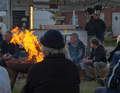 Das abendliche Lagerfeuer gehört traditionell zum Programm | Fotograf: MOR PR