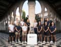 Fototermin mit Repräsentantinnen aller zwölf Teams im Women's America's Cup