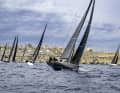 Niklas Zennströms schwedische "Rán VIII" mit Skipper Tim Powell eröffnete das Rennen stark.