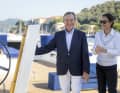 ... les pales du double safran semblent pouvoir être rattrapées. Le propriétaire Sir Lindsay Owen-Jones et son épouse ont assisté au lancement technique.