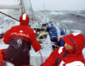 Härtetest: Früher wie heute müssen Crews auf hoher See den Elementen trotzen. 1989 hatte das den Seglerinnen kaum jemand zugetraut