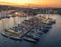 Goldenes Port Cervo: Die Maxi-Flotte im Hafen des veranstaltenden Yacht Club Costa Smeralda.