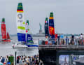 Eine SailGP-Szene aus New York, die zeigt, wie nah die Zuschauer das Segelsportspektakel miterleben können.