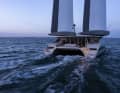 The two symmetrically profiled sails work according to the self-aligning principle. This makes handling extremely easy.