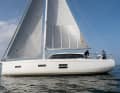 The hull windows are equally distributed on both sides