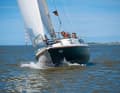 Die Neptun 20 ist die kleine Schwester der populären Neptun 22. Die Schiffe sind fast baugleich: Beide haben Hubdach, Backdeck – und beide bieten erstaunlich viel Platz