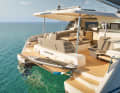 Attractive option. The bathing platform can be lowered at the touch of a button and also serves as a carrier for the dinghy