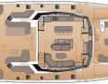 Layout classico: la cucina si trova nel salone a sinistra, con un'isola che funge da piano di lavoro.  Di fronte si trova un salotto.