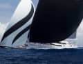 Alla Regata di St. Barths, le partenze a canguro danno vita a vivaci incontri e cambi di posizione. In questo caso, "Aquarius" (56 metri) si trova a poppa di "Hyperion" (47 metri), entrambi costruiti da Royal Huisman.