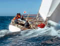 "Carina III" : Le design du Dick-Carter de Dieter Mohnheim a été construit en bois et renforcé par une ossature en aluminium. Le frère de Berend, Hannes, a dirigé le bateau