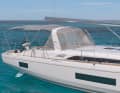 Der Targabügel ist auf Wunsch erhältlich. Er nimmt die Großschotführung aus dem Cockpit und dient auch als Basis für Sprayhood, Hardtop und Bimini.