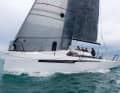 Ofcet 32: Die schnelle Französin kann man als reines IRC-Regattaboot oder als Sport-Cruiser mit langem Bugspriet und mehr Komfort unter Deck bestellen