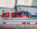 Vue de la cabine de pilotage du yacht d'expédition