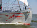 Le rouge et le gris clair permettent de reconnaître facilement le yacht Expediton