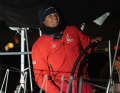 Marie Tabarly selbst steuert "Pen Duick VI" ins Ziel