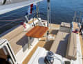 Long thwarts and plenty of space for the crew. The cockpit table can be rotated and removed