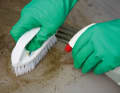 The bristles of a brush penetrate even the smallest of imperfections. This allows you to clean an anti-slip structure or the inflatable boat