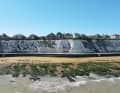 Des emblèmes blancs. Des falaises de craie remarquables bordent la côte non seulement à Douvres, mais aussi à Ramsgate.