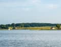 Grubnow: Der Lebbiner Bodden liegt idyllisch mitten im Revier. Der kleine Anleger von Grubnow ist einen Besuch wert, kann aber nur mit  wenig Tiefgang angelaufen werden. Dahinter liegt der Tetzitzer See, ein echtes Paradies  für Naturliebhaber (1)