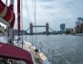 Tower Bridge voraus! Über die Themse ist London mit der Yacht gut zu erreichen. Und: Schon die Anreise ist ein großartiges Erlebnis