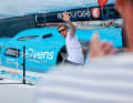 Neuer Rekord: Transat-Jacques-Vabre-Zweihand-Sieger Thomas Ruyant hat bei der Solo-Rückregatta Retour à La Base eine neue Bestmarke aufgestellt. Sein Koch-Conq-Imoca absolvierte sagenhafte 539,94 Seemeilen über 24 Stunden