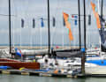 … vor ihr liegt Thomas Reineckes "Edelweiss", mit der "Elida" das Hamburg Sailing Team für den Admiral's Cup bildet.