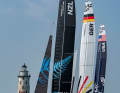 In der Zange zweier America's-Cup-Sieger: Team Germany zwischen dem US-Team mit Jimmy Spithill und den Kiwis mit Steuermann Peter Burling