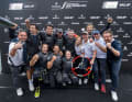 La foto ufficiale del vincitore con il Germany SailGP Team a Ginevra.