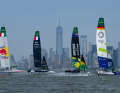 Das Germany SailGP Team bei einem Trainingsrennen vor dem Mubadala New York Sail Grand Prix.