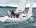 Long overhangs, narrow width, tapered stern: the H-boat is reminiscent of the days of wooden boats