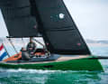 Saffier SE 24 Lite: il Saffier è senza dubbio uno dei modelli più attraenti del suo genere. Ma offre molto di più di un semplice richiamo visivo: un'eccellente agilità, quasi da gommone, un elevato potenziale di velocità sia di bolina che di sottovento, facilità di gestione, una lavorazione raffinata e, su richiesta, un pod drive elettrico con possibilità di ricarica tramite pannelli solari montati a filo della prua.   Lunghezza 7,10 m; baglio 2,40 m; pescaggio 1,30 m; peso 1,2 tonnellate; superficie velica 31 m2; STZ 5.2; prezzo base 83.180 euro