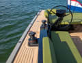 The winches can be operated from both sides at the touch of a button. Thanks to good fittings, there is little friction