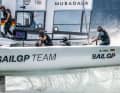 Ici à la barre du catamaran allemand F50