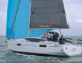 The Maxus 35 needs some wind or an additional sail to get going. The standard sail plan is not particularly lavish