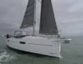 The bow is raised high. The visually massive step is also the bowsprit and anchor bracket