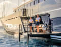Welcome on board: Charter guests book on "Sea Eagle" via the London brokerage house Burgess, starting at 600,000 euros per week - an attractive price compared to motor yachts of this length