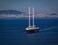 Que ce soit sous voile ou au moteur, le "Neoliner Origin" est hybride. Il embarque à la fois un moteur diesel (3300 kW) et un moteur électrique de 900 kW.