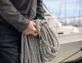 Here the waistband is finally secured with half hitches. After wrapping the loose part, make a half hitch and tighten. If this knot seems durable enough, it is enough and the waistband can be stowed away