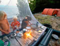Simple and effective: the mosquito net can be fitted not only over the bunk