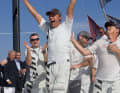 Alinghi-Gründer und America's-Cup-Sieger Ernesto Bertarelli reißt jubelnd die Arme hoch