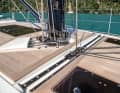 Independent: From the shipyard, the Solaris is equipped with a self-tacking jib. The long rail is recessed into the superstructure