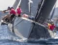 Die Crew von „An Italian Affair“ gibt alles. Die Solaris 50 landete als beste deutsche Yacht auf Rang zehn in der teilnehmerstärksten Gruppe B