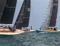 Zwei Spirit R46 hinter „Happy Forever“