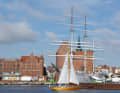 Die "Gorch Fock I" an ihrem bisherigen Liegeplatz vor der Altstadt von Stralsund