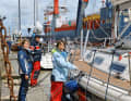 North Sea astern! The family enters the NOK at Brunsbüttel