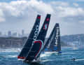 Drei 100-Fuß-Maxis auf einen Blick beim Start zum Rolex Sydney Hobart Race 2023: "SHK Scallywag", "Andoo Comanche" und "LawConnect".